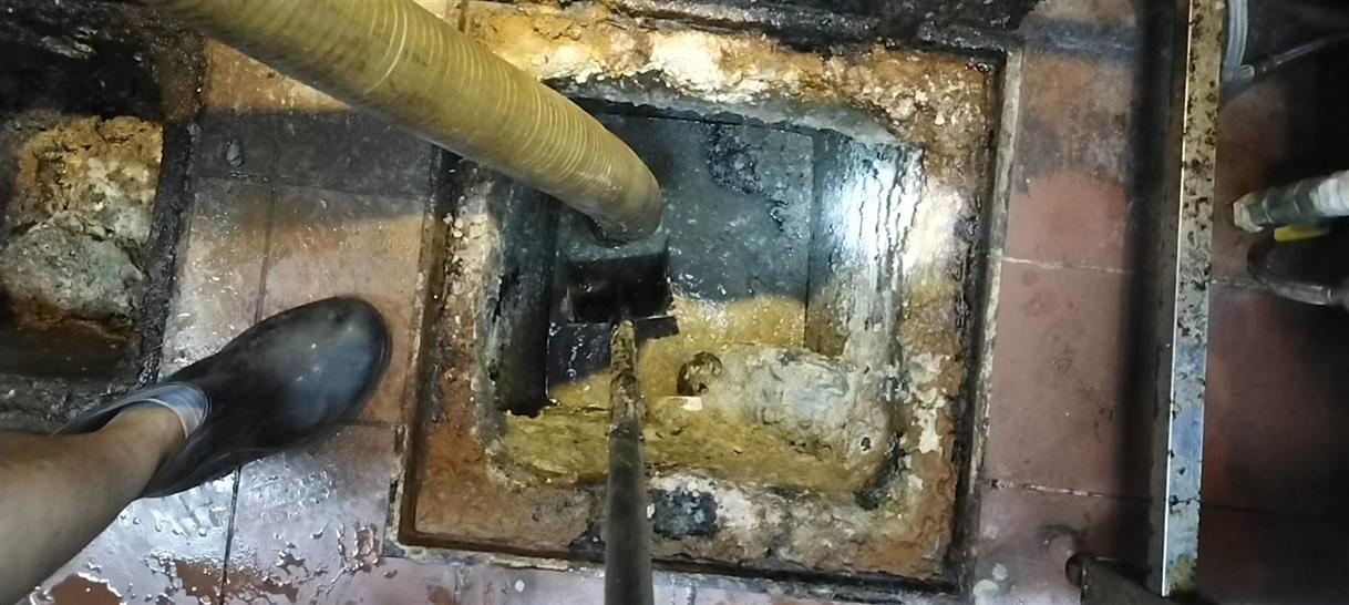 梨树污水池清理一般都有毒气，怎么预防中毒呢？